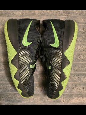Nike Men’s Black & Volt Basketball Shoes